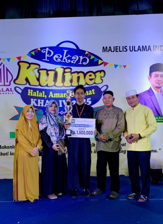 Mahasiswa FAI UISU Raih Juara 1 Festival Vokal Padang Pasir dalam Pekan Kuliner Halal, Aman dan Sehat Khas IV 2025